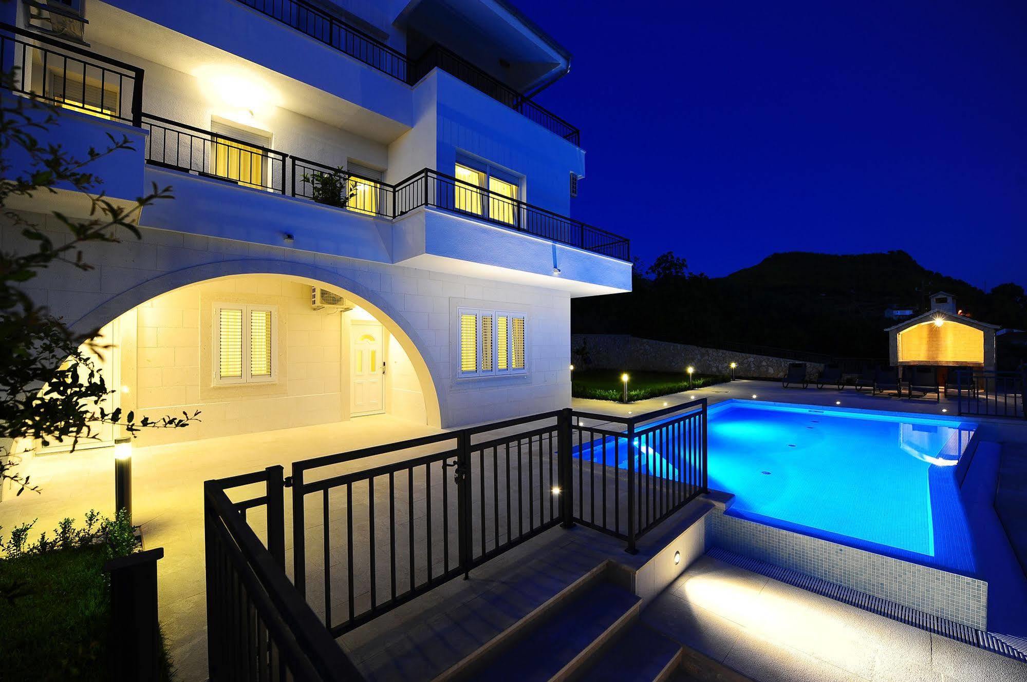 The One Resort Ποντστράνα Εξωτερικό φωτογραφία